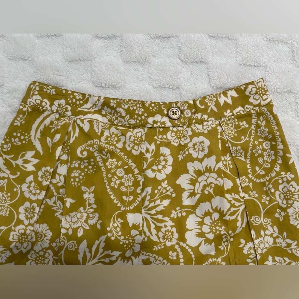 Maeve Yellow Floral Women's Shorts - Picture 5 of 14
